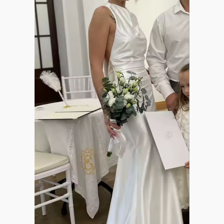 Nevěsta v těchto šatech – recenze 2